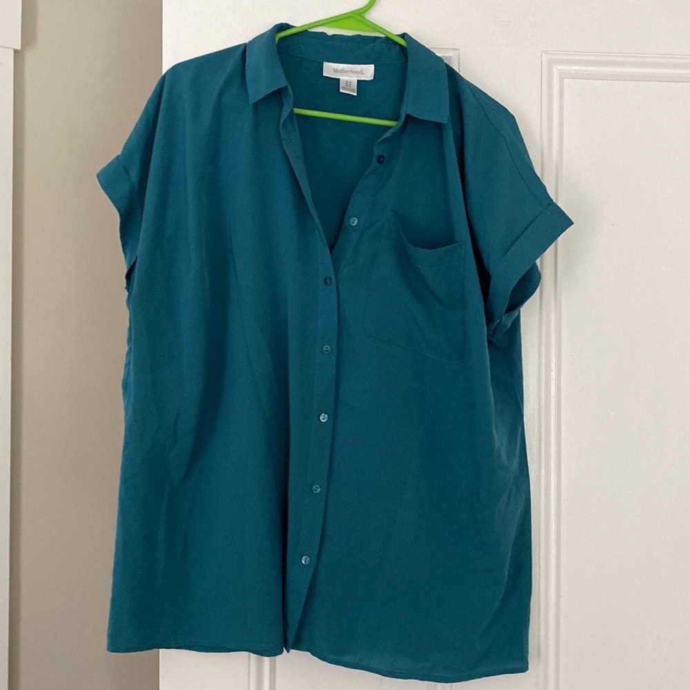 Maternity dress shirt. Size M